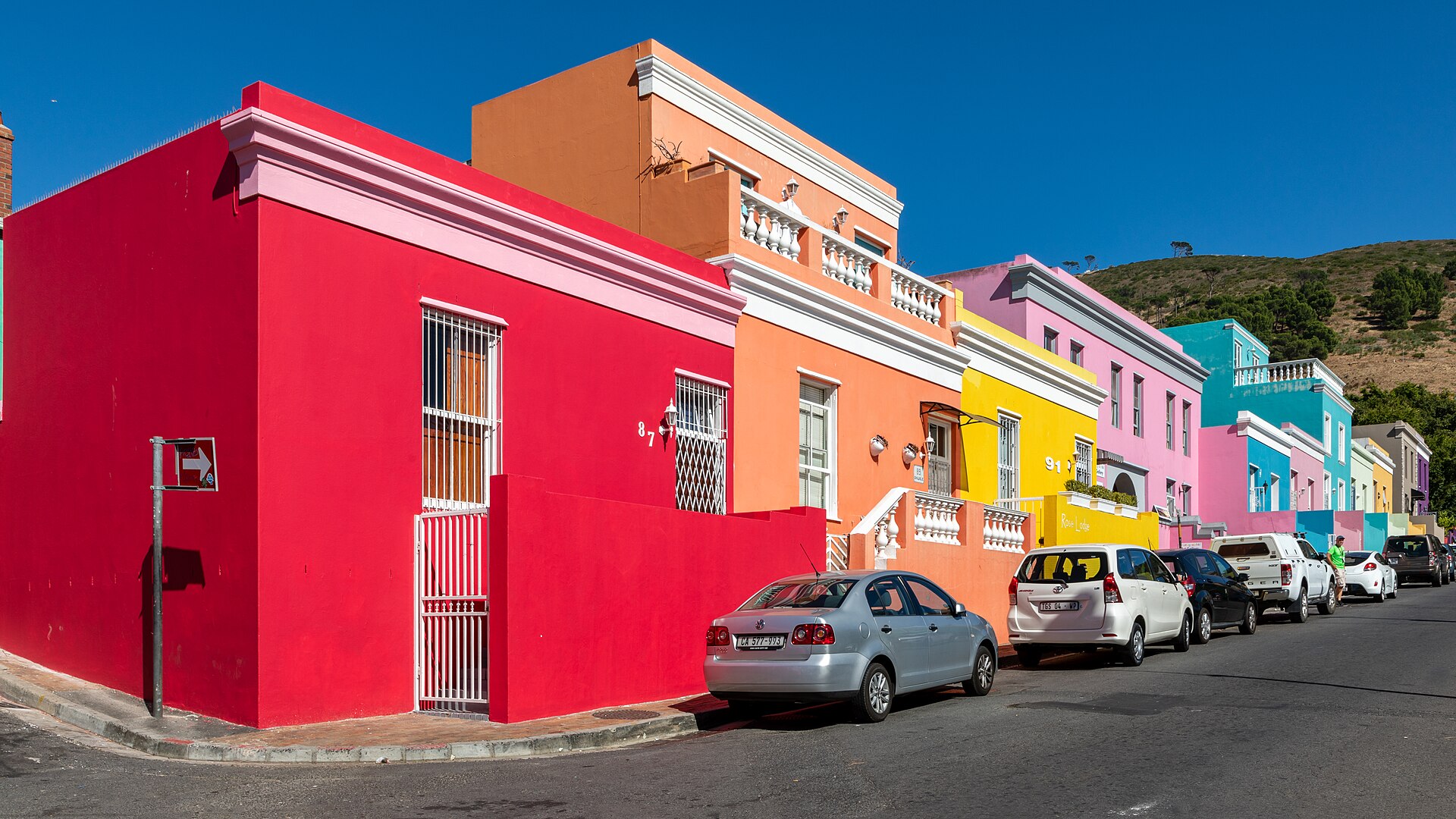 Colorful houses in Wale Street, Cape Town, Western Cape, South AfricaBo-Kaap is a historic neighborhood above the center of Cape Town. It wa